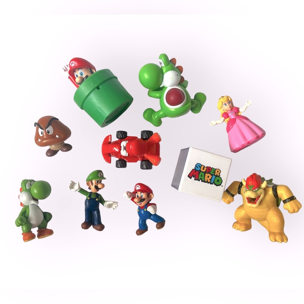 Super Mario figurine lot